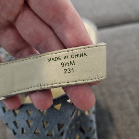 Marc Fisher wedge heels size 9-1/2 - Picture 8 of 9